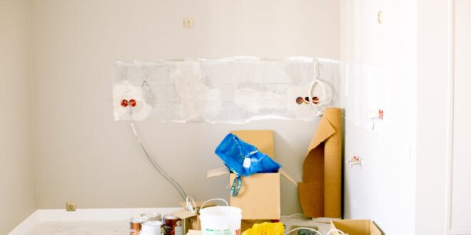 Cicha ściana, która grzeje i chłodzi – gliniany tynk z matą kapilarną jako dekor i klimatyzacja w jednym