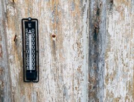 Lamelowa ściana z ukrytym PCM – pasywne chłodzenie i dogrzewanie bez klimatyzacji